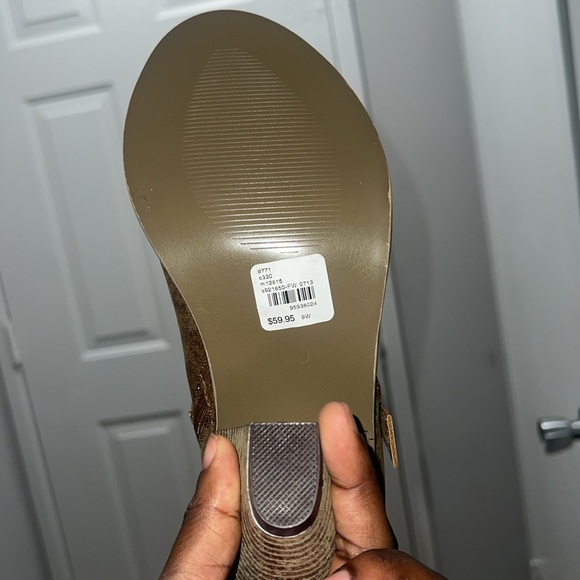 Cute never worn open toe boots - Picture 4 of 4